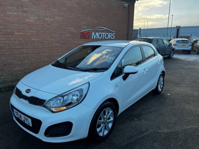 Kia Rio 1.25 VR7 5dr Hatchback Petrol White