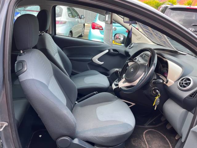 2010 Ford Ka 1.2 Zetec Silver 3dr Hatch, £35 TAX, 55 MPG, IDEAL 1st CAR