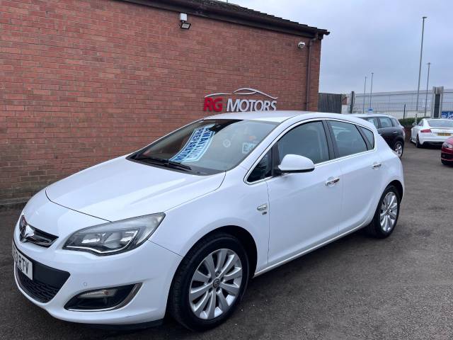 Vauxhall Astra 2.0 CDTi 16V ecoFLEX Elite [165] White 5dr Hatch Hatchback Diesel White