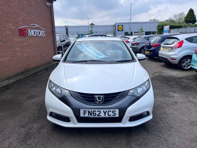 2012 Honda Civic 2.2 i-DTEC ES White 5dr Hatch