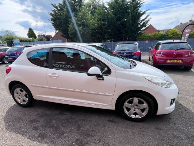 2011 Peugeot 207 1.4 Envy White 3dr Hatch Low Mileage