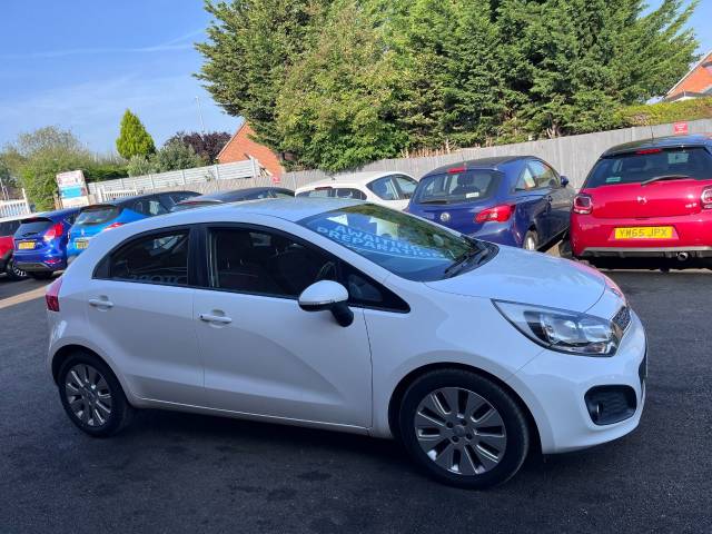 2013 Kia Rio 2 1.4 White 5dr Hatch Full Service History