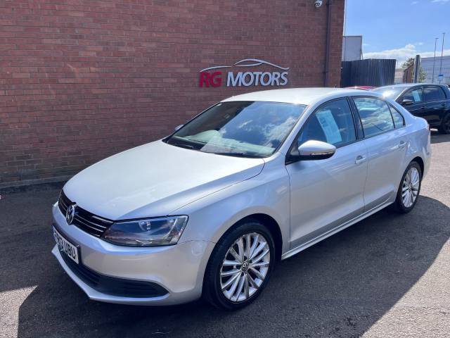 Volkswagen Jetta 1.6 TDI CR Bluemotion Tech SE Silver 4dr Saloon Diesel Silver