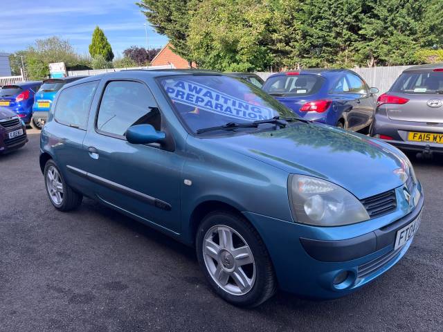 2004 Renault Clio 1.2 16V Dynamique Blue 3dr Hatch