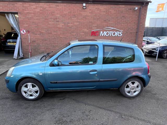 2004 Renault Clio 1.2 16V Dynamique Blue 3dr Hatch