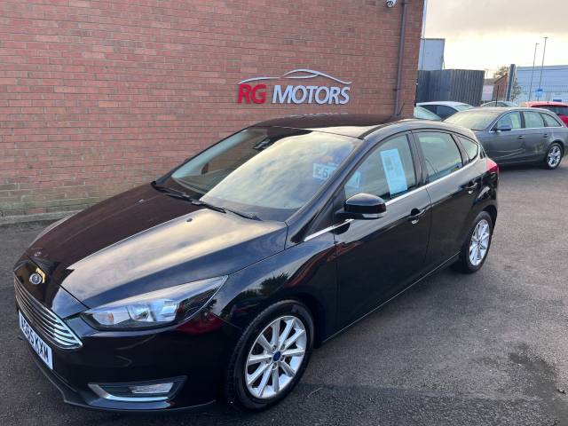 Ford Focus 1.0 EcoBoost 125 Titanium Black 5dr Hatch Hatchback Petrol Black