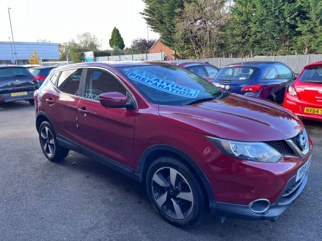 2015 Nissan Qashqai 1.5 dCi N-Tec Red 5dr Hatch, £0 TAX, 75 MPG