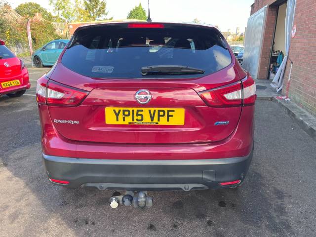 2015 Nissan Qashqai 1.5 dCi N-Tec Red 5dr Hatch, £0 TAX, 75 MPG