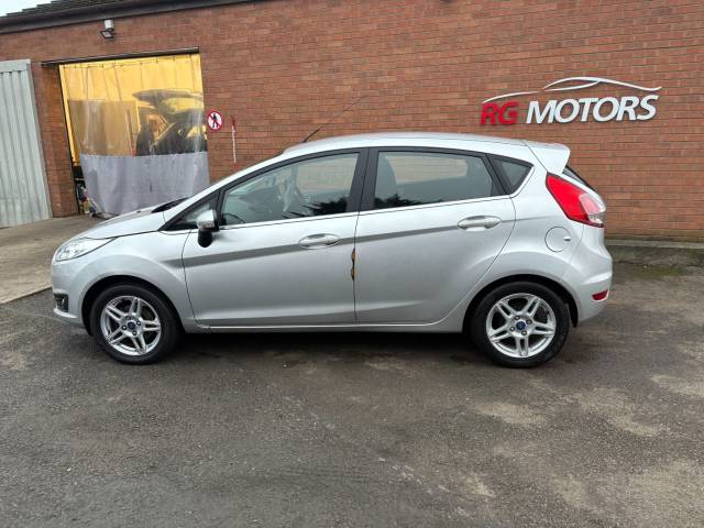 2013 Ford Fiesta 1.25 82 Zetec Silver 5dr Hatch